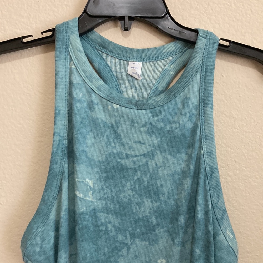 Old Navy workout go-dry racerback tie dye blue tank top size M - Picture 2 of 6